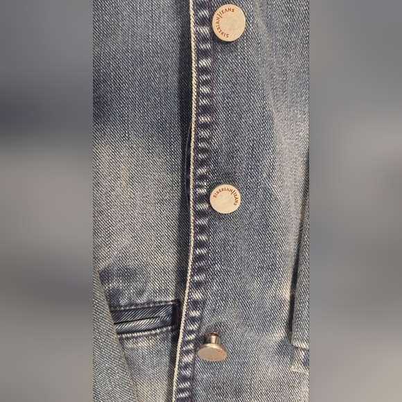 Classic Blue Denim Jacket for Women - Picture 7 of 7